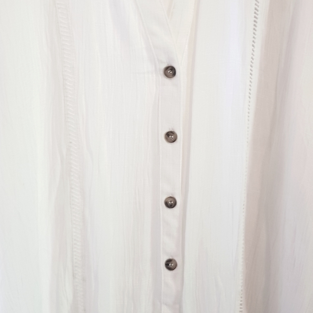 Beautiful white blouse - Picture 2 of 8